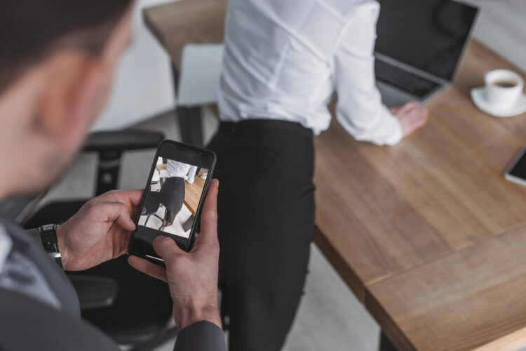 How to Recognize and Report Sexual Harassment in the Workplace How to Recognize and Report Sexual Harassment in the Workplace